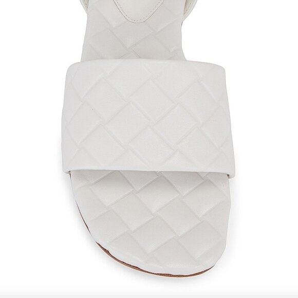 NEW IN BOX BOTTEGA VENETA Amy Flat Sandal $990 - Picture 1 of 8